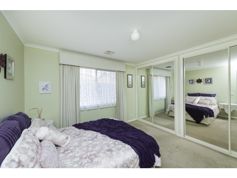 6 Stromlo Place, Jerrabomberra NSW 2619