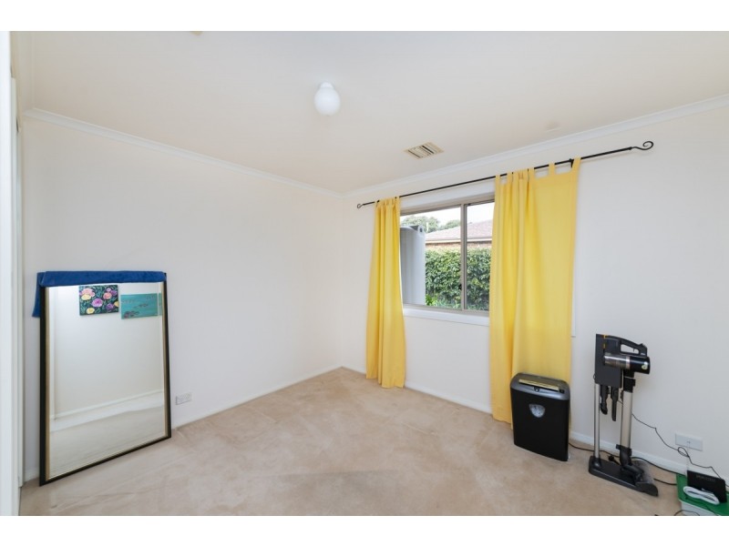 6 Stromlo Place, Jerrabomberra NSW 2619