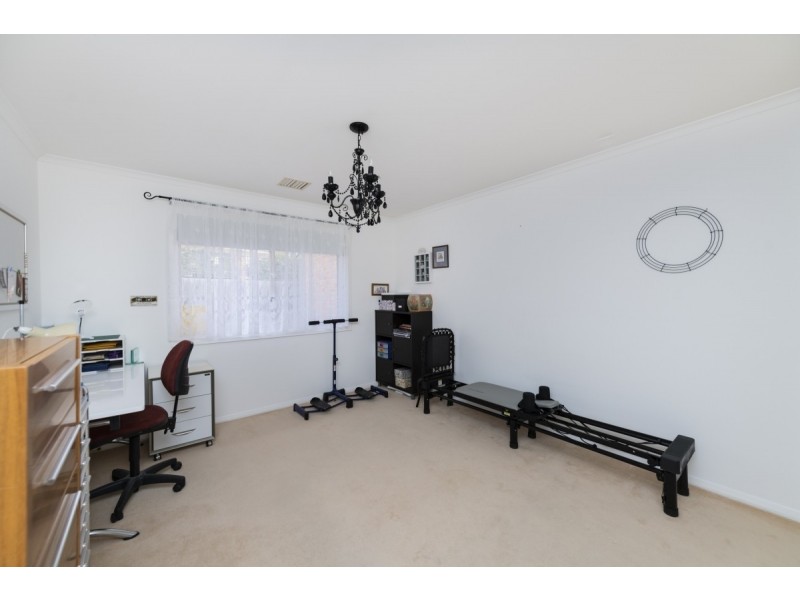 6 Stromlo Place, Jerrabomberra NSW 2619