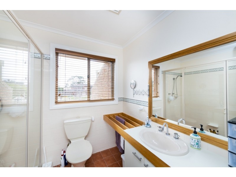 6 Stromlo Place, Jerrabomberra NSW 2619