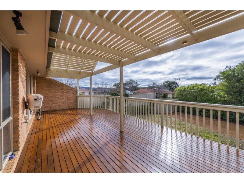 6 Stromlo Place, Jerrabomberra NSW 2619