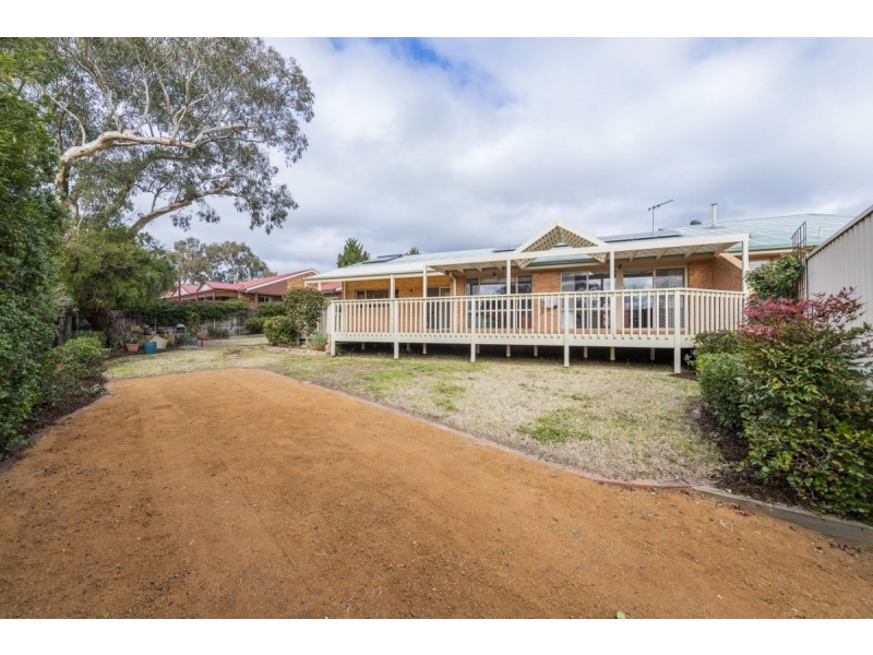 6 Stromlo Place, Jerrabomberra NSW 2619