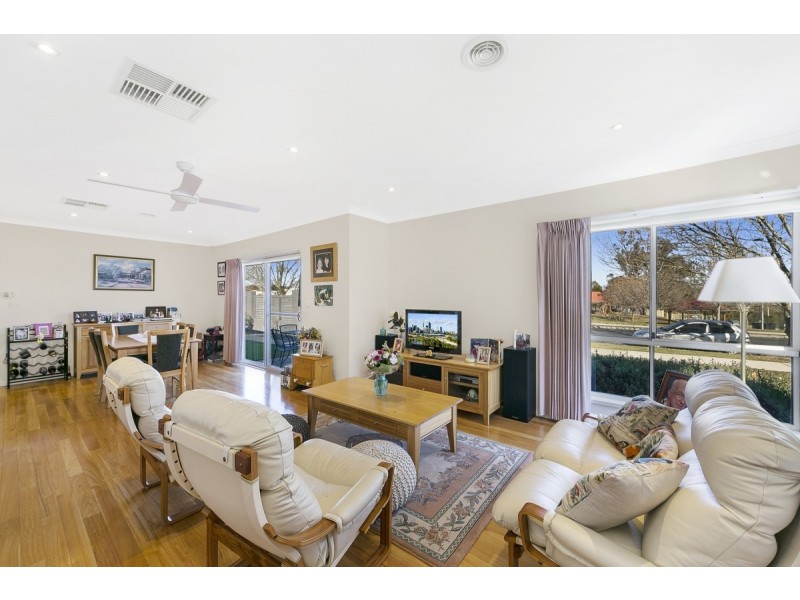 1/5 Brudenell Drive, Jerrabomberra NSW 2619