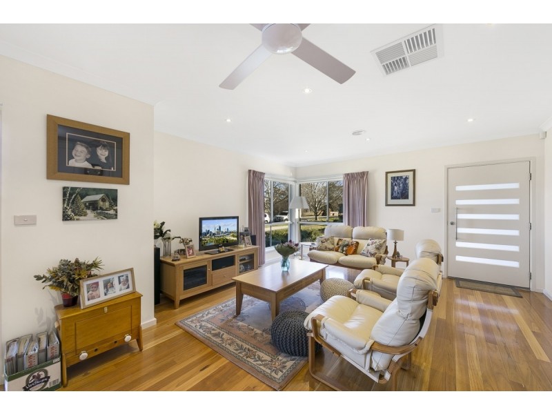 1/5 Brudenell Drive, Jerrabomberra NSW 2619