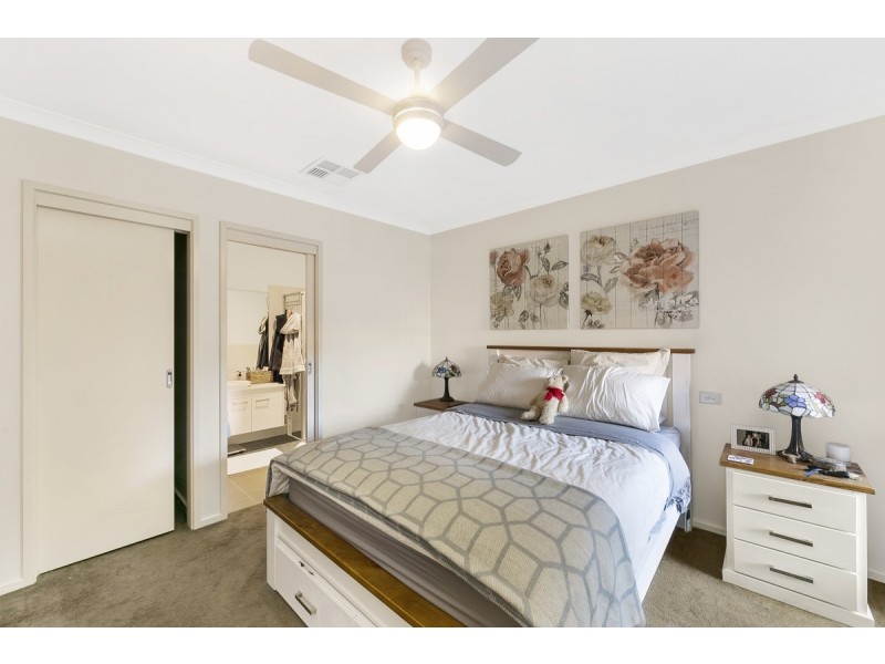 1/5 Brudenell Drive, Jerrabomberra NSW 2619