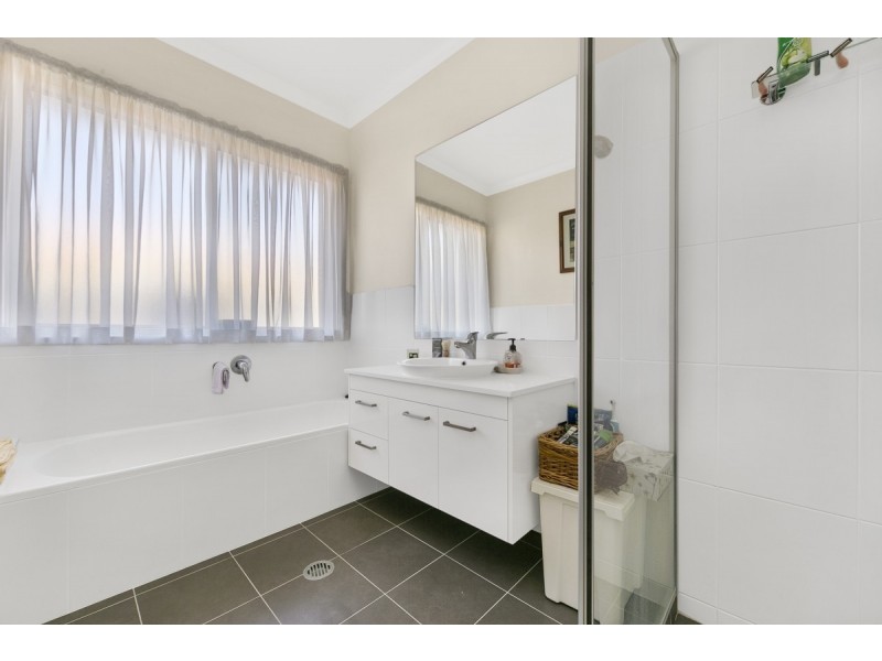 1/5 Brudenell Drive, Jerrabomberra NSW 2619