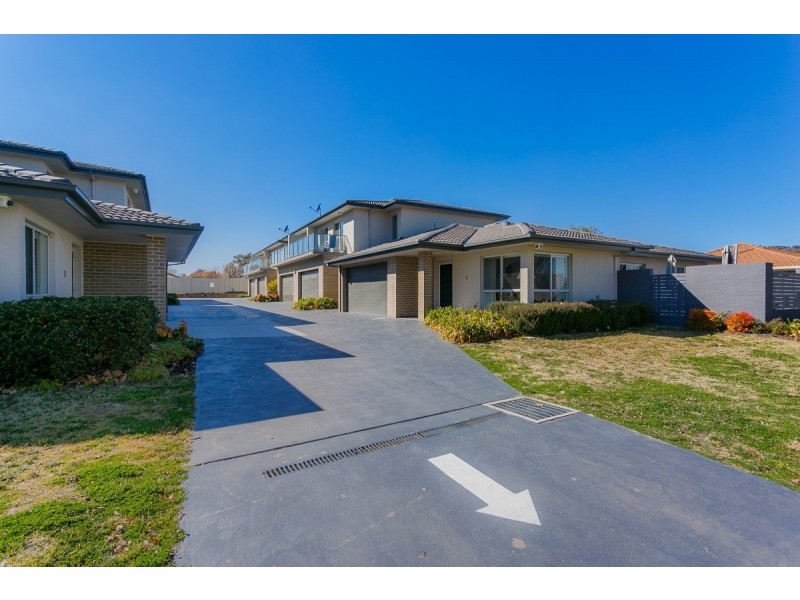 1/5 Brudenell Drive, Jerrabomberra NSW 2619