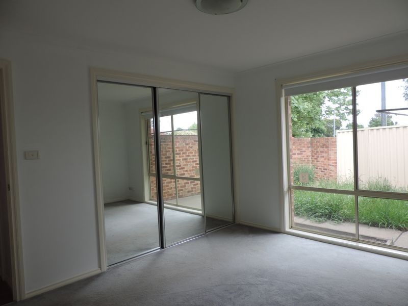 5/60 Jacaranda Drive, Jerrabomberra NSW 2619