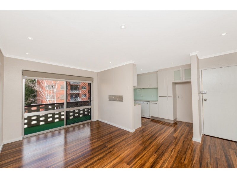 4/2 Booth Street, Queanbeyan NSW 2620