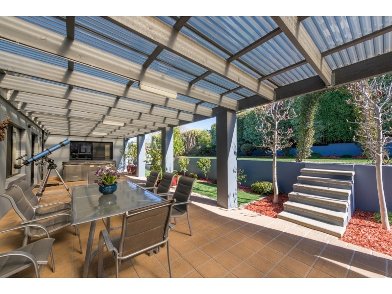 117 Halloran Drive, Jerrabomberra NSW 2619