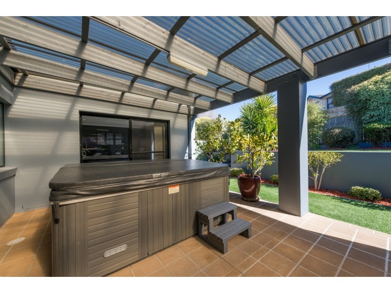 117 Halloran Drive, Jerrabomberra NSW 2619