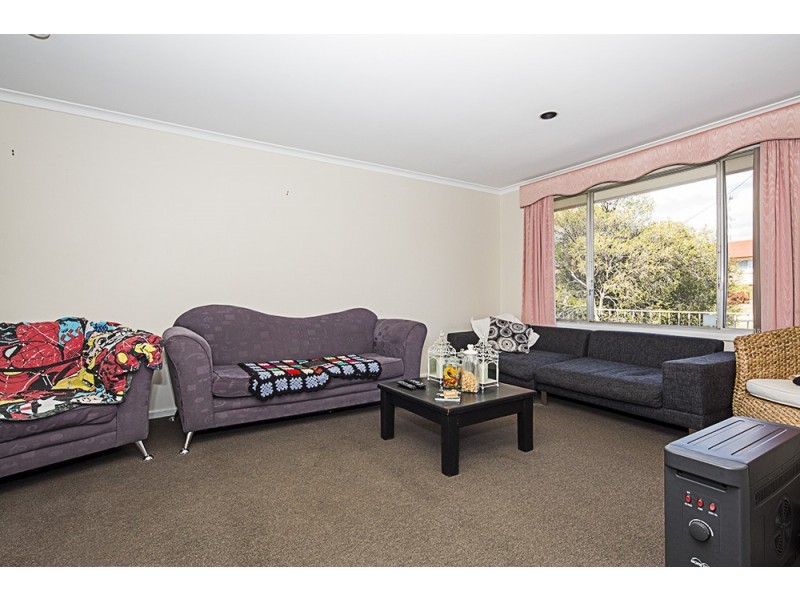 28 Bendora Avenue, Queanbeyan NSW 2620