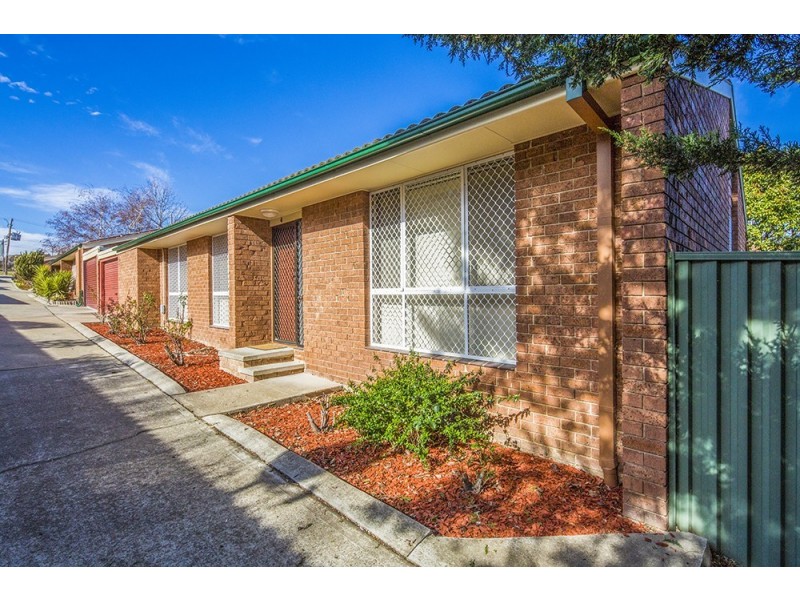 4/30 Mowatt Street, Queanbeyan NSW 2620