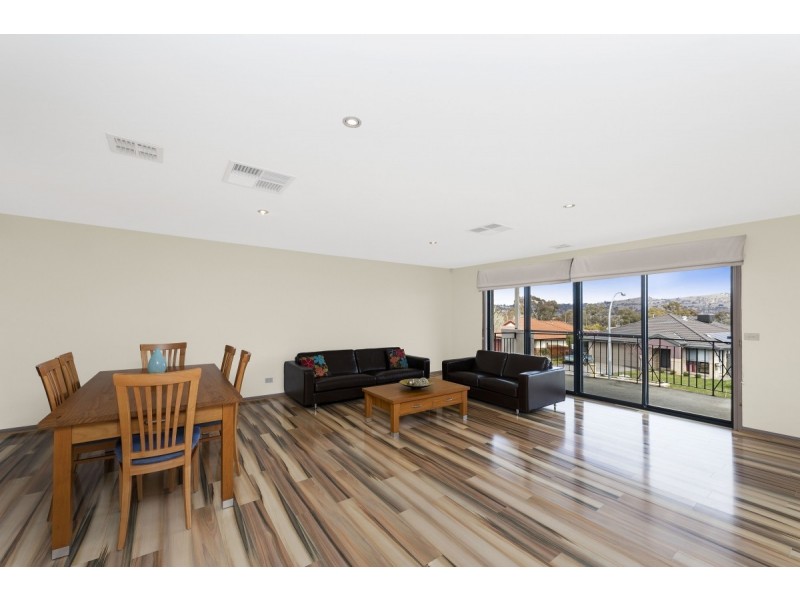 9 Bluestone Gardens, Jerrabomberra NSW 2619