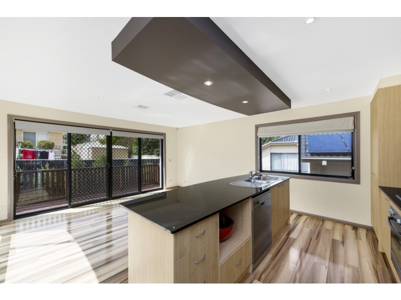 9 Bluestone Gardens, Jerrabomberra NSW 2619