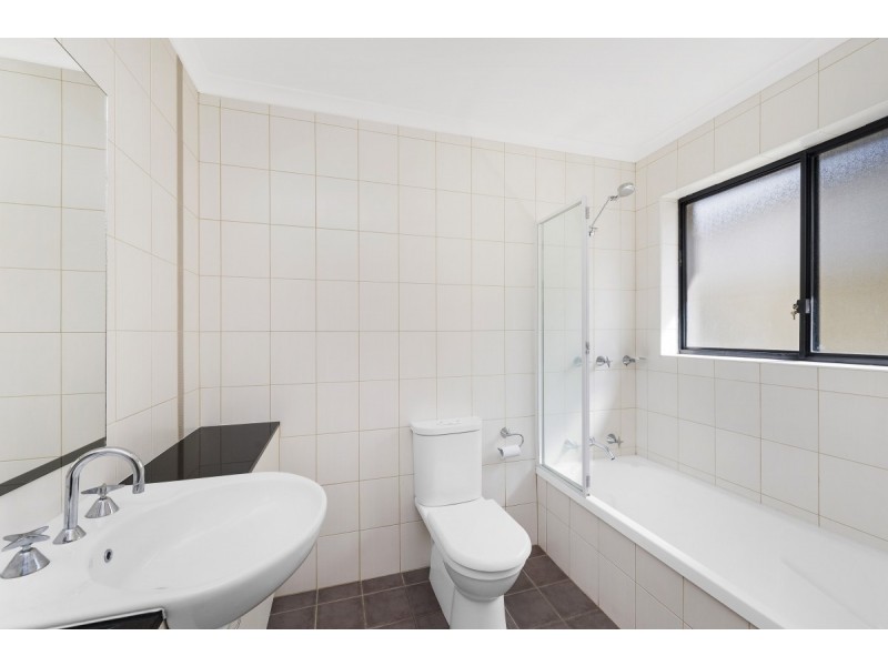 9 Bluestone Gardens, Jerrabomberra NSW 2619