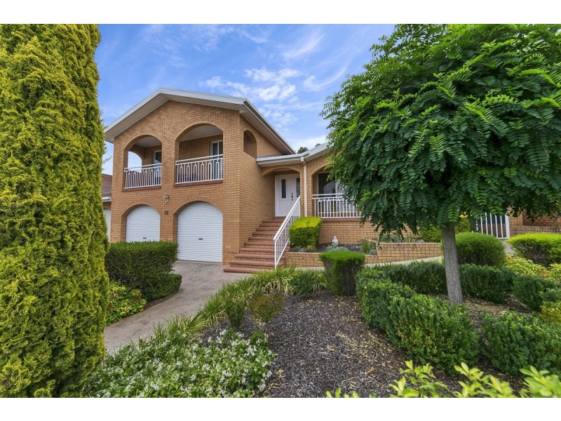 52 Sassafras Crescent, Queanbeyan NSW 2620
