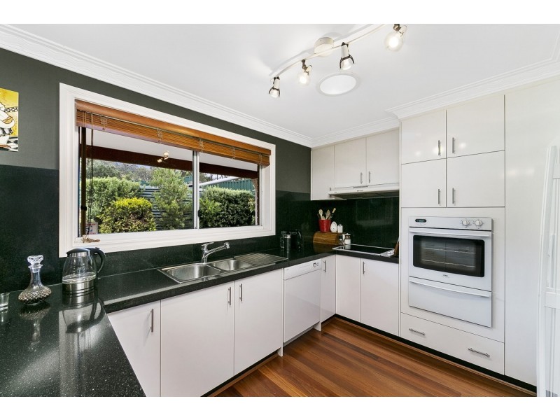 52 Sassafras Crescent, Queanbeyan NSW 2620