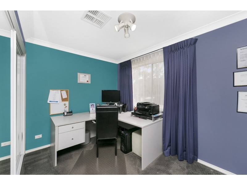 52 Sassafras Crescent, Queanbeyan NSW 2620
