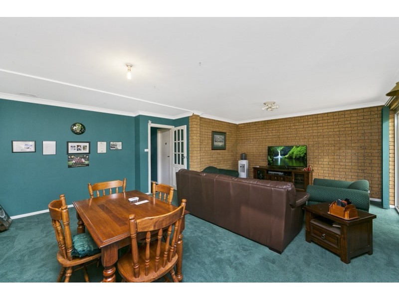 52 Sassafras Crescent, Queanbeyan NSW 2620