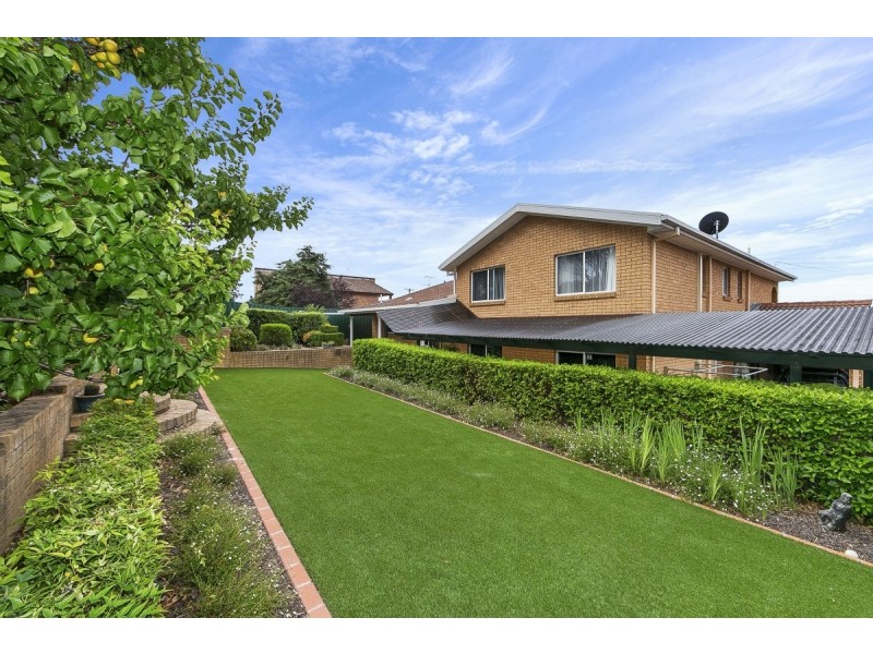 52 Sassafras Crescent, Queanbeyan NSW 2620