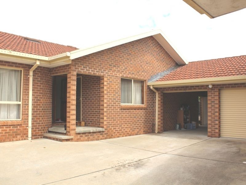 2/4 Surveyor Street, Queanbeyan NSW 2620