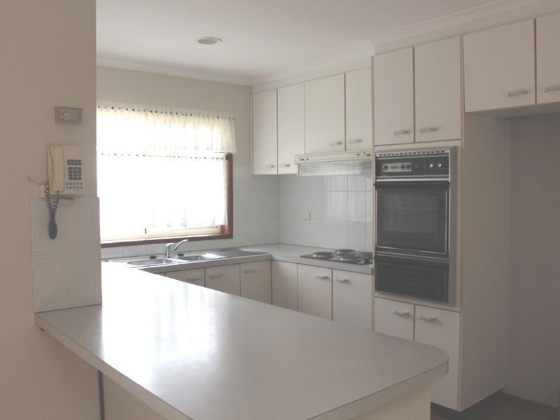 2/4 Surveyor Street, Queanbeyan NSW 2620