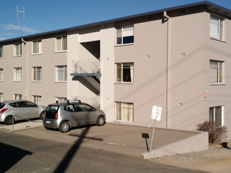 1/6 Stornaway Road, Queanbeyan NSW 2620