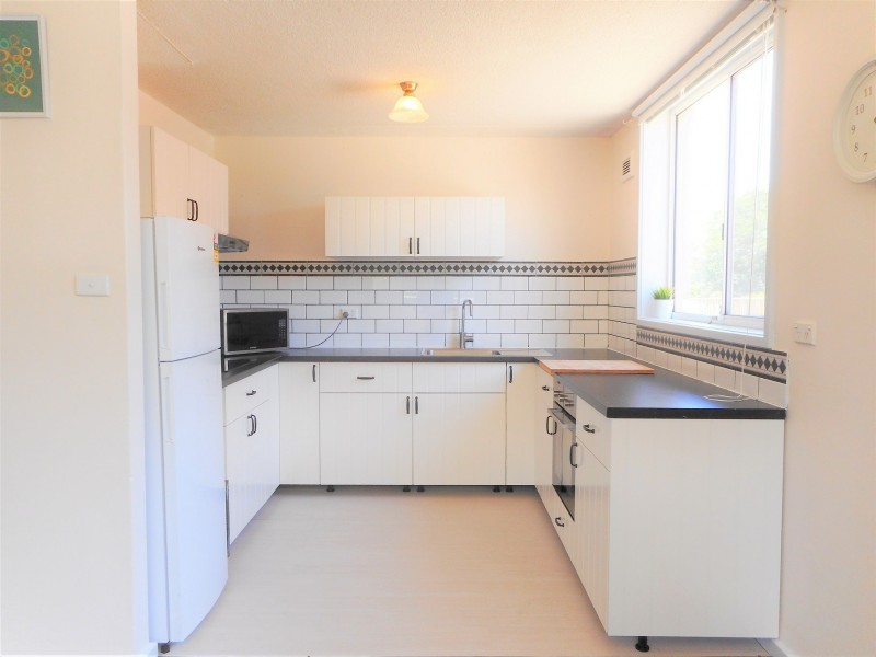 1/6 Stornaway Road, Queanbeyan NSW 2620