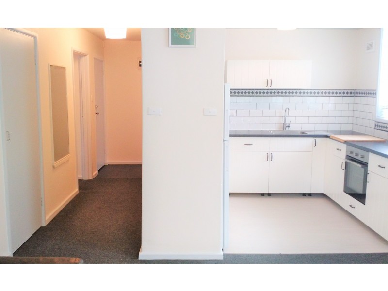 1/6 Stornaway Road, Queanbeyan NSW 2620