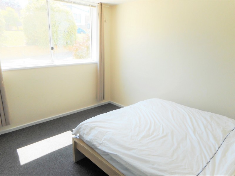 1/6 Stornaway Road, Queanbeyan NSW 2620