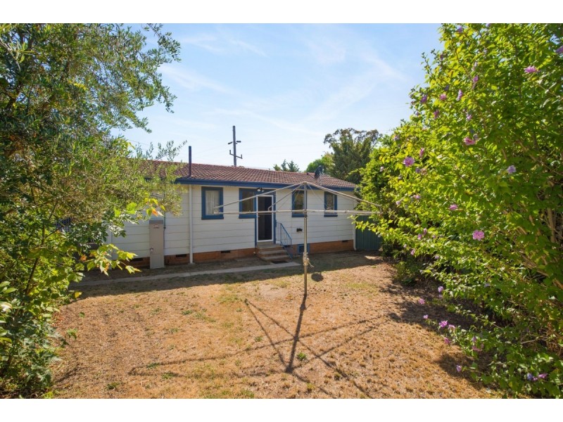 2 Hakea Street, Queanbeyan NSW 2620