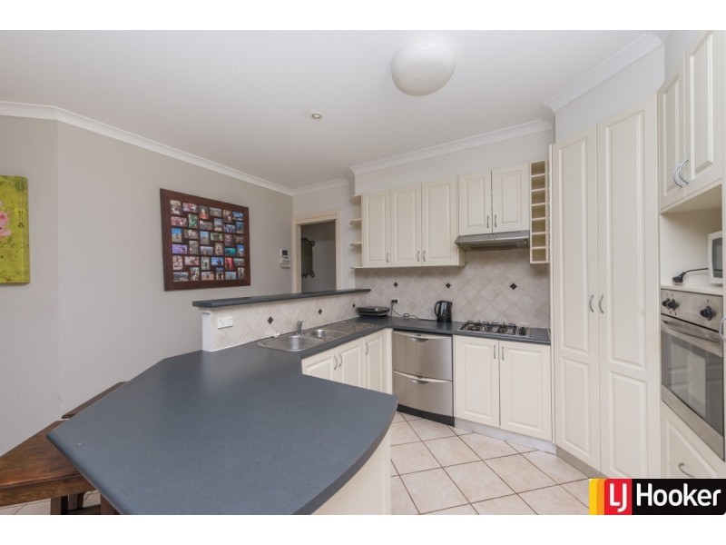 27 Bayside Court, Jerrabomberra NSW 2619
