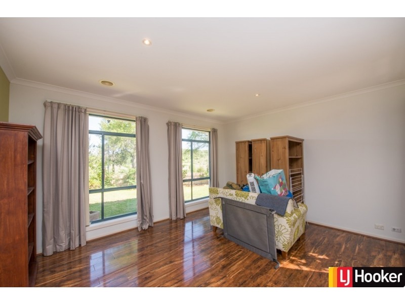 27 Bayside Court, Jerrabomberra NSW 2619