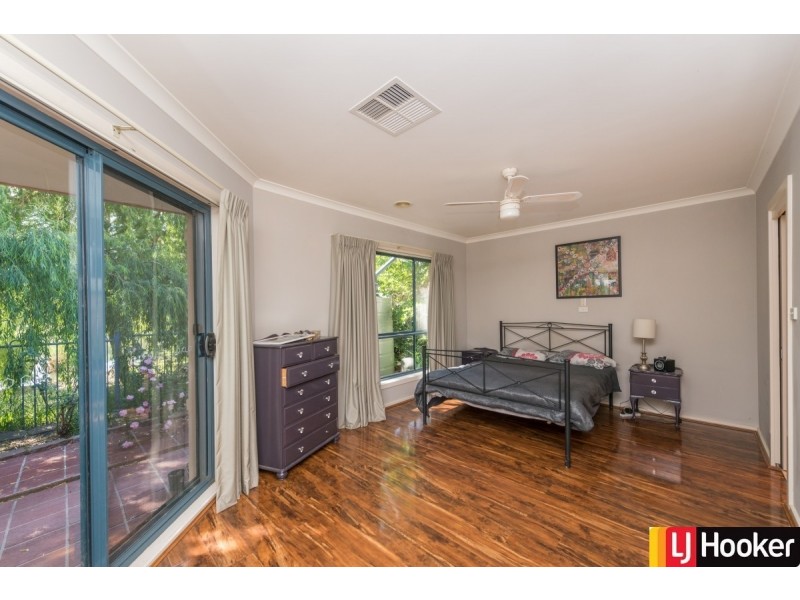 27 Bayside Court, Jerrabomberra NSW 2619