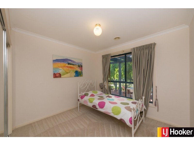 27 Bayside Court, Jerrabomberra NSW 2619