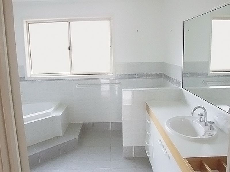 31 Franklin Court, Jerrabomberra NSW 2619