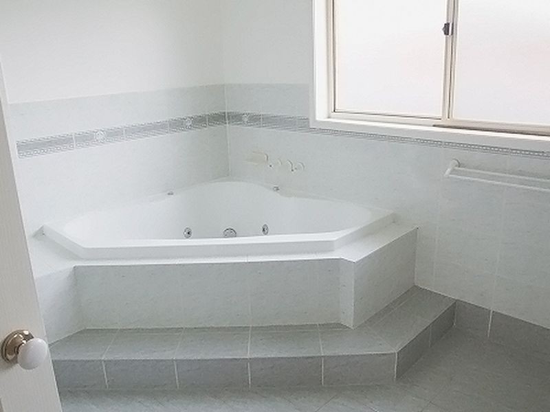 31 Franklin Court, Jerrabomberra NSW 2619