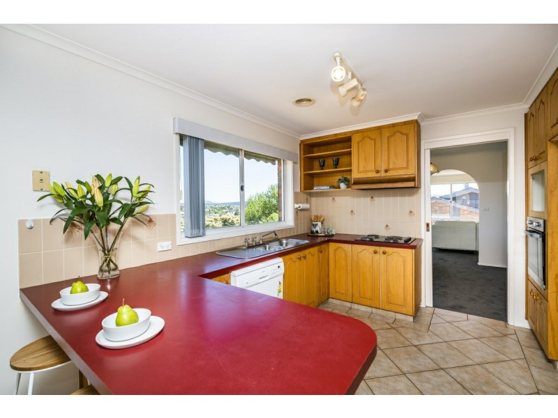 24 Pindari Crescent, Queanbeyan NSW 2620