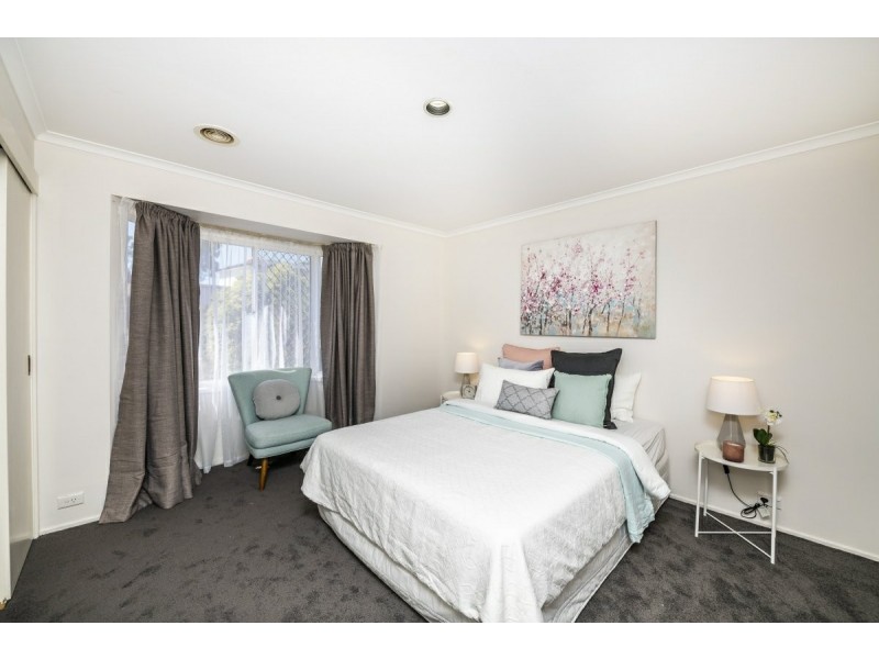 24 Pindari Crescent, Queanbeyan NSW 2620