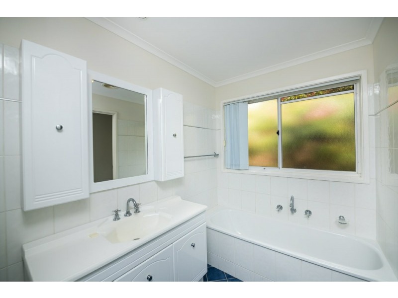 24 Pindari Crescent, Queanbeyan NSW 2620