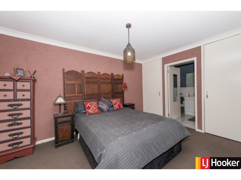 3 Phillip Avenue, Queanbeyan East NSW 2620