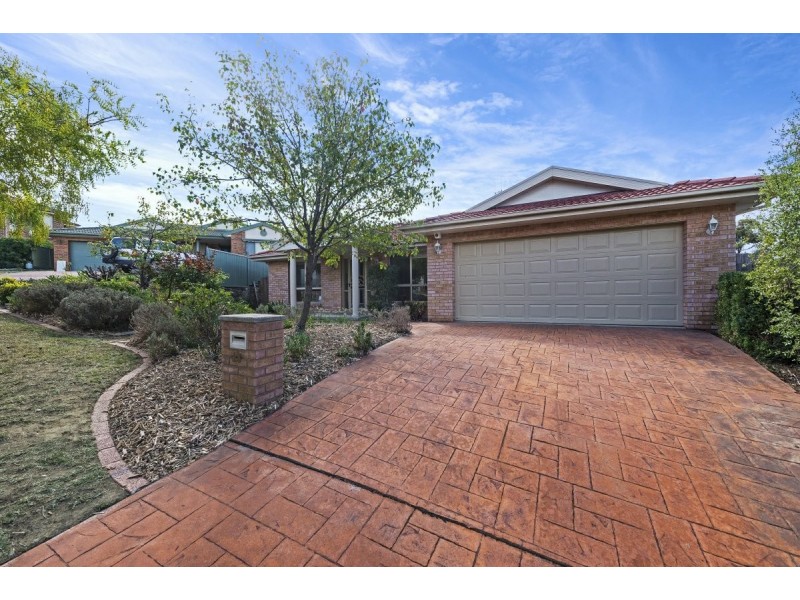 21 Binaburra Place, Queanbeyan NSW 2620