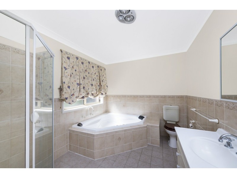 21 Binaburra Place, Queanbeyan NSW 2620
