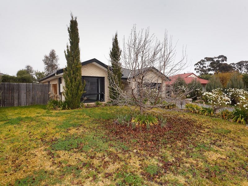 10 Dilwynia Crescent, Jerrabomberra NSW 2619