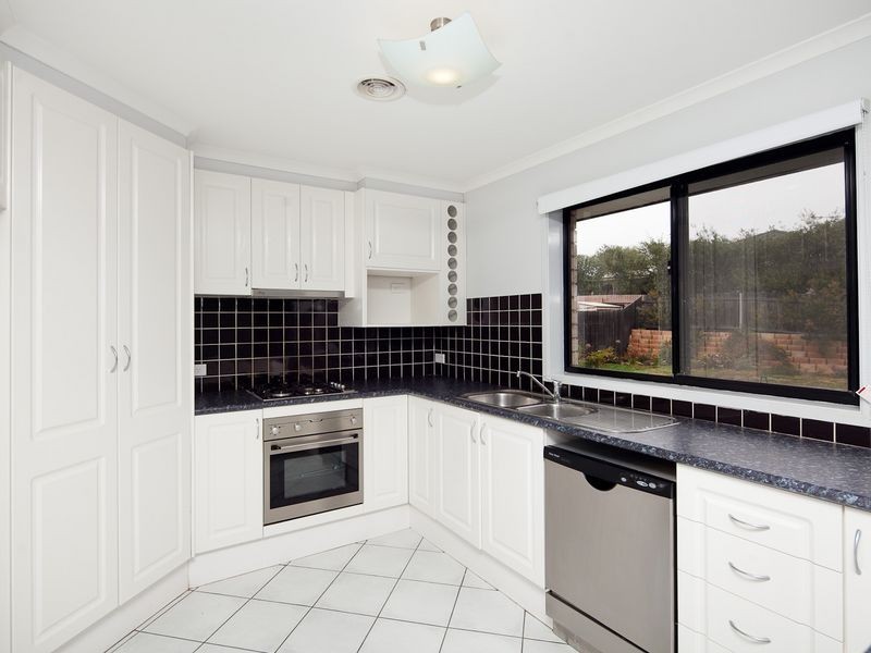 10 Dilwynia Crescent, Jerrabomberra NSW 2619