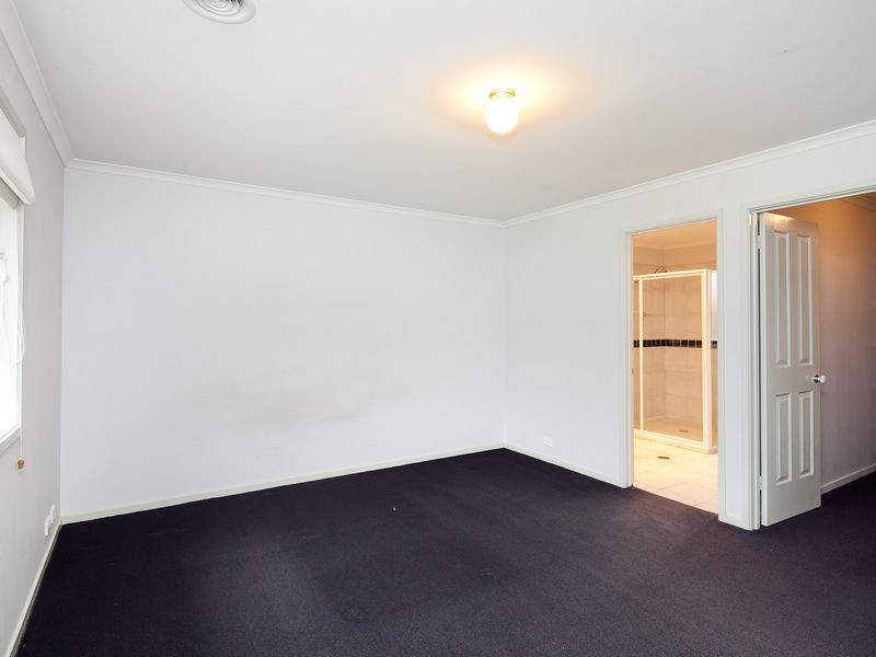 10 Dilwynia Crescent, Jerrabomberra NSW 2619