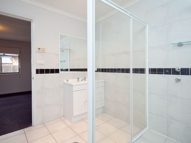 10 Dilwynia Crescent, Jerrabomberra NSW 2619