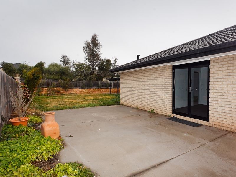 10 Dilwynia Crescent, Jerrabomberra NSW 2619