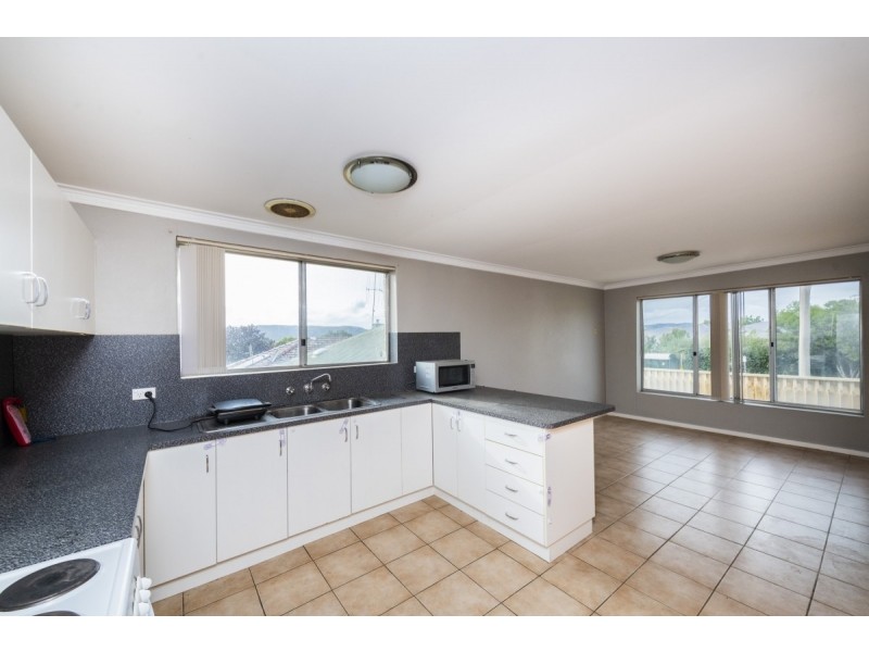 69 Uriarra Road, Queanbeyan NSW 2620